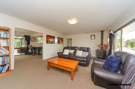 Photo of property in 14 Wikiriwhi Crescent, Awapuni, Palmerston North, 4412