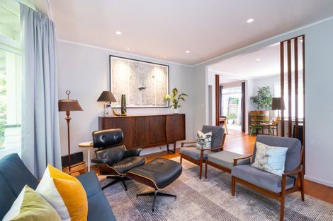 Photo of property in 2 Convent Road, Bluff Hill, Napier, 4110