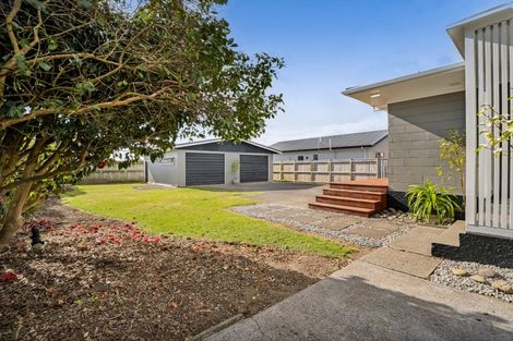 Photo of property in 1141 Devon Road, Bell Block, New Plymouth, 4373