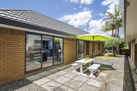 Photo of property in 620/12 Northcross Drive, Oteha, Auckland, 0632