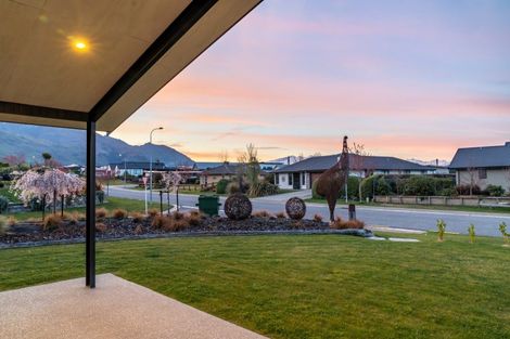 Photo of property in 1 Turnbull Crescent, Wanaka, 9305