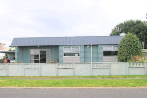 Photo of property in 106 Charleston Avenue, Whangamata, 3620