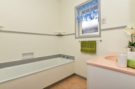 Photo of property in 34 Odette Street, Bader, Hamilton, 3206