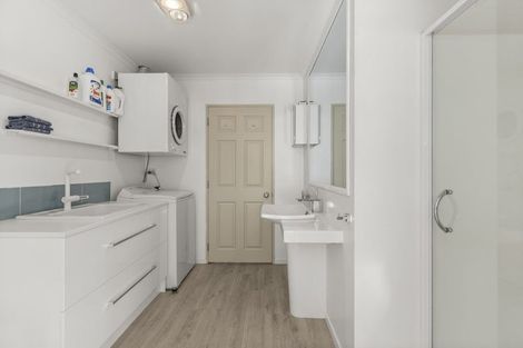 Photo of property in 115b Oceanview Road, Mount Maunganui, 3116