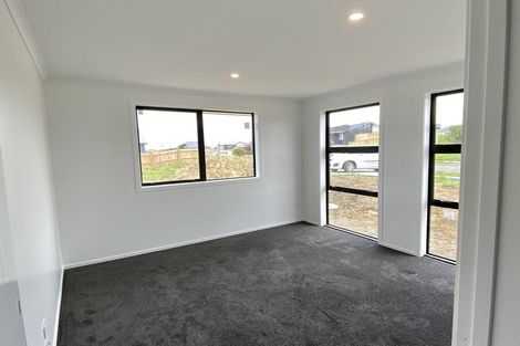 Photo of property in 19 Tahuna Minhinnick Drive, Glenbrook, Waiuku, 2681