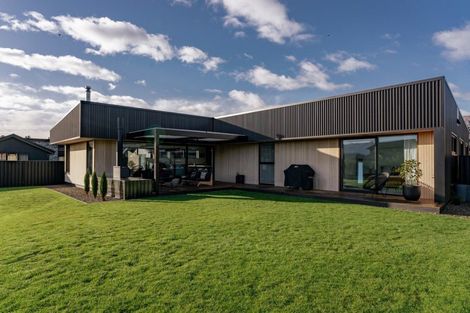 Photo of property in 11 Sapphire Spring Rise, Wanaka, 9305