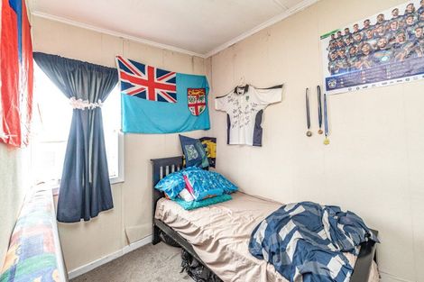 Photo of property in 23 Egmont Street, Castlecliff, Whanganui, 4501