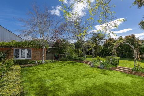 Photo of property in 8 Frieston Road, Milford, Auckland, 0620