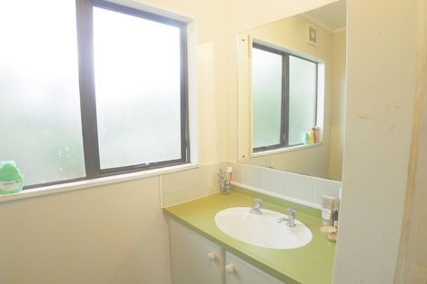 Photo of property in 1/23 Flaunty Place, West Harbour, Auckland, 0618