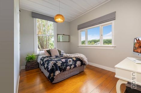 Photo of property in 76 Awaroa Road, Helensville, 0800