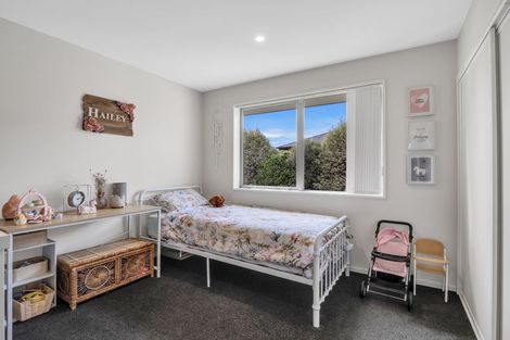 Photo of property in 1 Keeper Close, Woodend, 7610