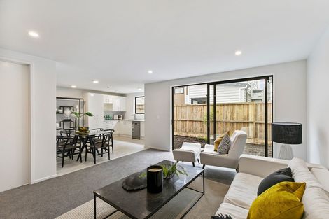 Photo of property in 14a Ropata Avenue, Point England, Auckland, 1072