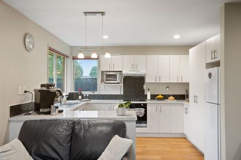 Photo of property in 5 Rosefield Lane, Northcote, Christchurch, 8052