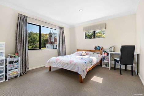 Photo of property in 15a Peach Road, Glenfield, Auckland, 0629