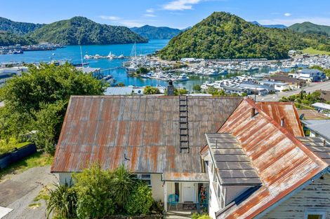 Photo of property in 4 Russell Street, Picton, 7220