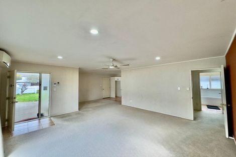 Photo of property in 84 Manuroa Road, Takanini, 2112