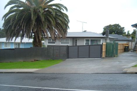 Photo of property in 17 Glendene Avenue, Glendene, Auckland, 0602