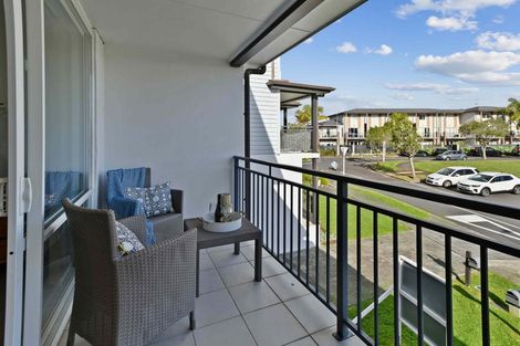 Photo of property in 5 Opito Way, East Tamaki, Auckland, 2013
