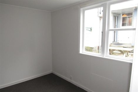 Photo of property in 37 Te Wharepouri Street, Berhampore, Wellington, 6023