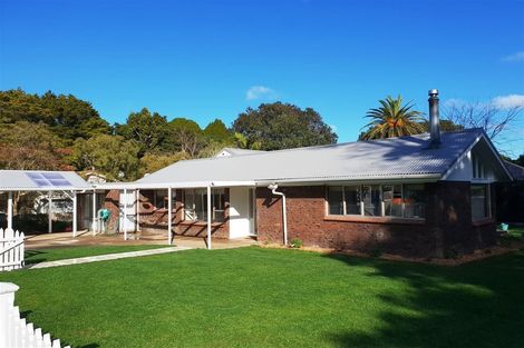 Photo of property in 32 Scenic Drive, Hillpark, Auckland, 2102