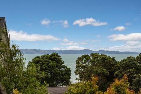 Photo of property in 18 Gibson Place, Mellons Bay, Auckland, 2014