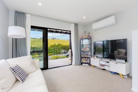 Photo of property in 12a Tikati Rise, Long Bay, Auckland, 0630