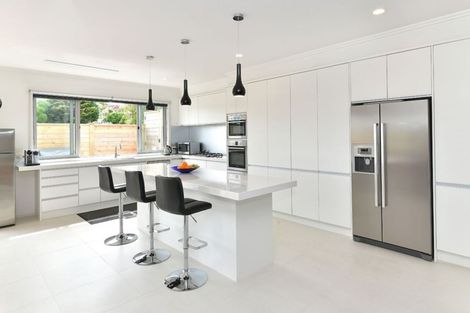 Photo of property in 37a Shakespear Road, Army Bay, Whangaparaoa, 0930