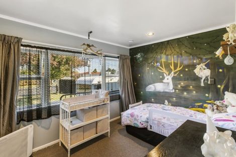Photo of property in 2 Busing Avenue, Papakura, 2110