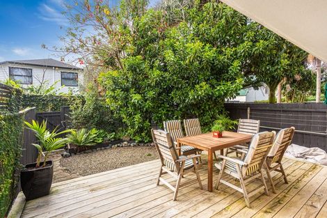 Photo of property in 2/69a Landscape Road, Mount Eden, Auckland, 1024