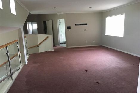 Photo of property in 1 Ballymore Drive, Pinehill, Auckland, 0632
