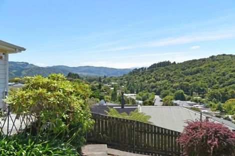 Photo of property in 12 Wyndham Road, Pinehaven, Upper Hutt, 5019