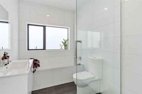 Photo of property in 21d Chippendale Crescent, Birkdale, Auckland, 0626