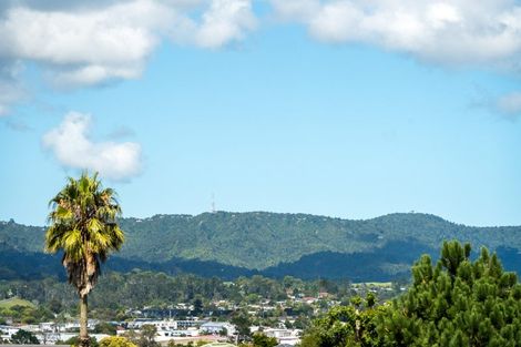 Photo of property in 93 Waitaki Street, Henderson, Auckland, 0612