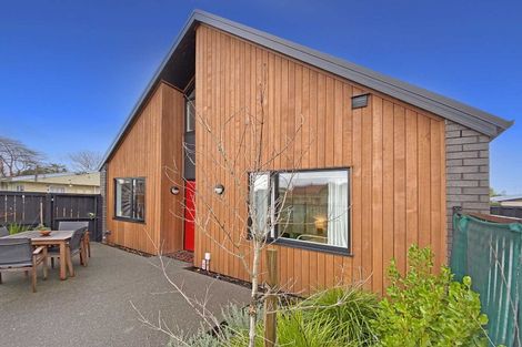 Photo of property in 1/116 Champion Street, Edgeware, Christchurch, 8013