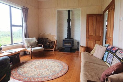 Photo of property in 210 Mirikau Road, Warea, New Plymouth, 4381