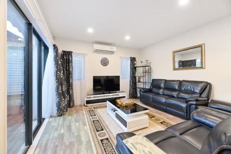 Photo of property in 17d Crosby Road, West Harbour, Auckland, 0618