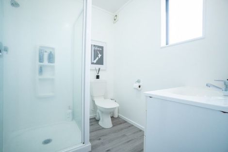 Photo of property in 8 Logan Place, Kelvin Grove, Palmerston North, 4414