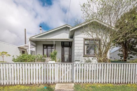 Photo of property in 14 Queen Street, Westport, 7825