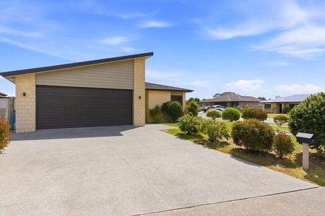 Photo of property in 2 Pearson Place, Paraparaumu, 5032