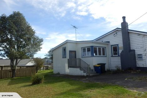 Photo of property in 1/884 East Coast Road, Northcross, Auckland, 0630