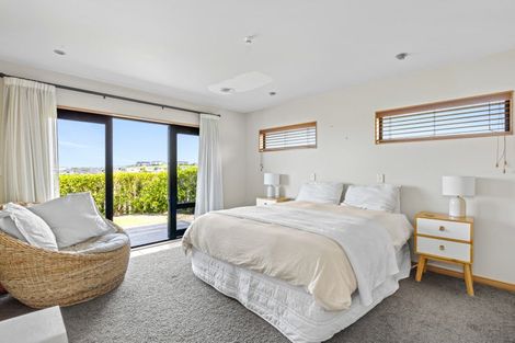 Photo of property in 115 Grand Drive, Orewa, 0931