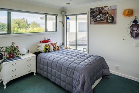 Photo of property in 4 Seascape View, Paremata, Porirua, 5024