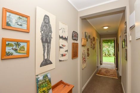 Photo of property in 60 Kuratawhiti Street, Greytown, 5712