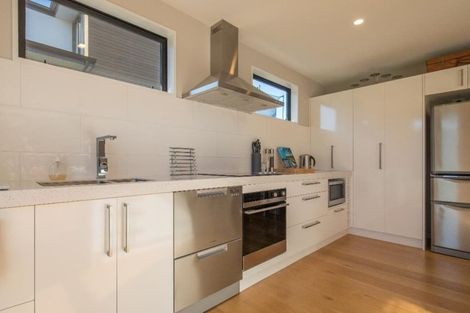 Photo of property in 9 Kamahi Street, Wanaka, 9305