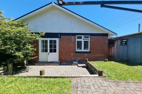 Photo of property in 1 The Parade, Island Bay, Wellington, 6023