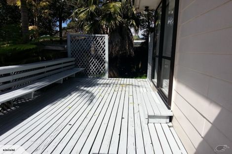 Photo of property in 28 Urlich Drive, Ranui, Auckland, 0612