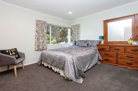 Photo of property in 2/130 Sandspit Road, Shelly Park, Auckland, 2014
