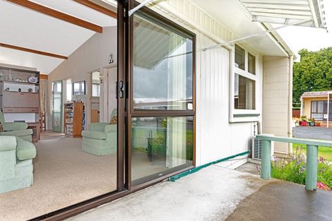 Photo of property in Orange Grove Flats, 2/549 Childers Road, Te Hapara, Gisborne, 4010