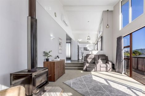 Photo of property in 106 Gloaming Hill, Titahi Bay, Porirua, 5022