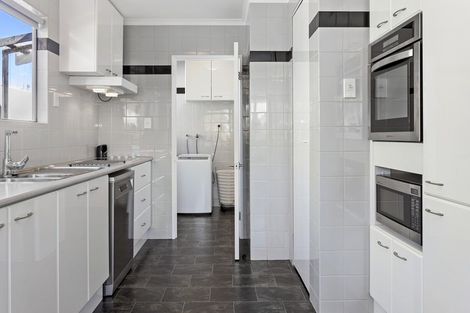 Photo of property in 1 Ensors Place, Waikuku Beach, 7402